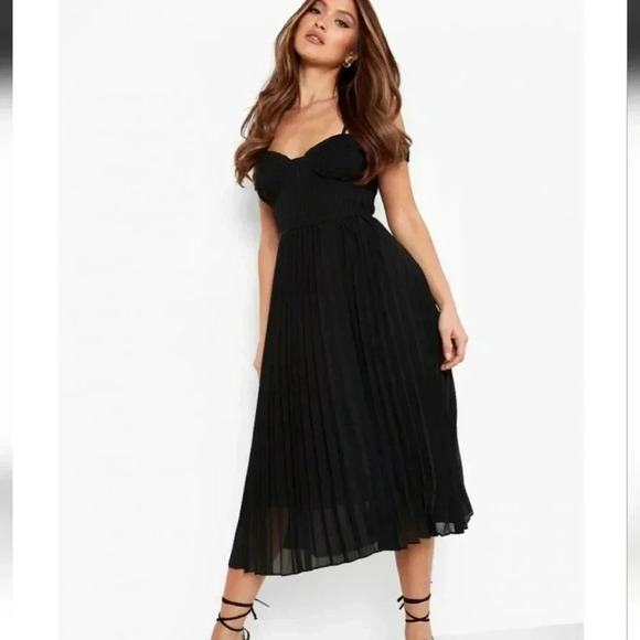 Pleated Cold Shoulder Midi Dress BooHoo- Black (sz 6) - NWT - Picture 3 of 8